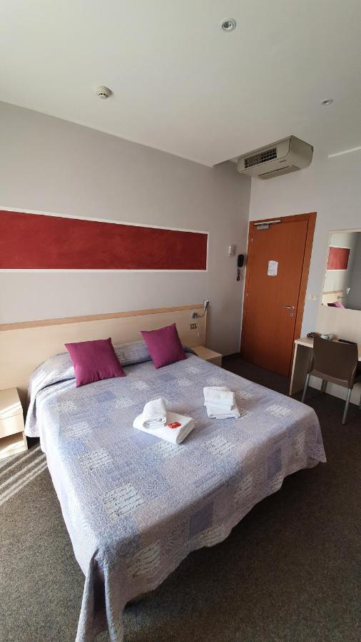 Hotel Garni Rosmari Brenzone sul Garda Eksteriør billede