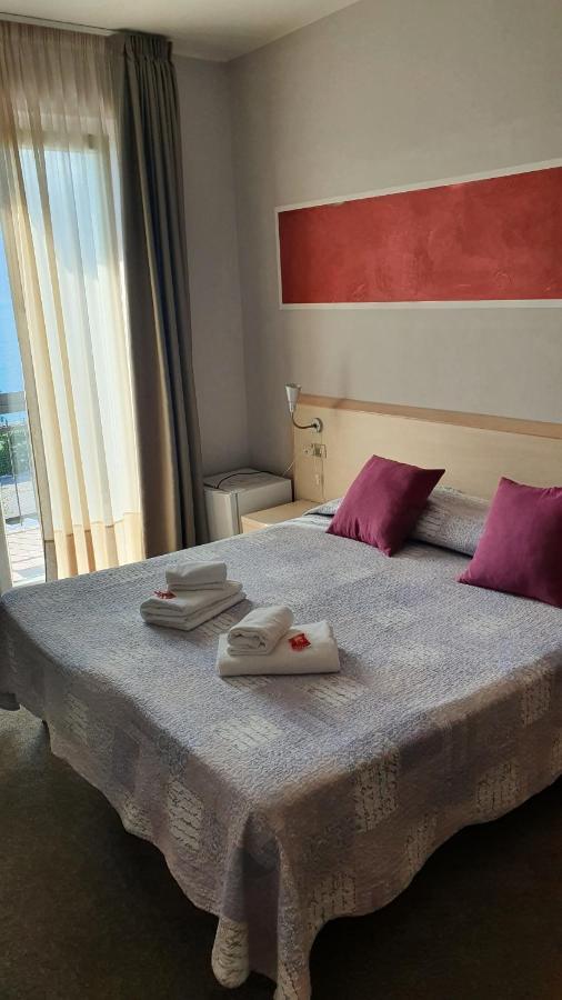 Hotel Garni Rosmari Brenzone sul Garda Eksteriør billede