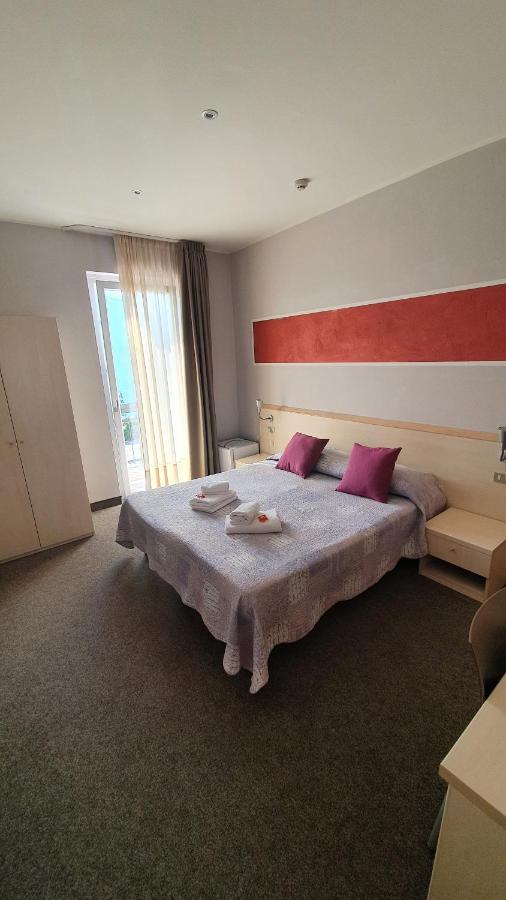Hotel Garni Rosmari Brenzone sul Garda Eksteriør billede