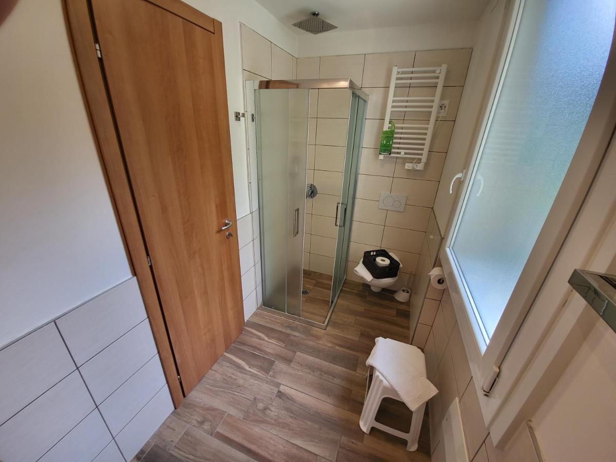 Hotel Garni Rosmari Brenzone sul Garda Eksteriør billede