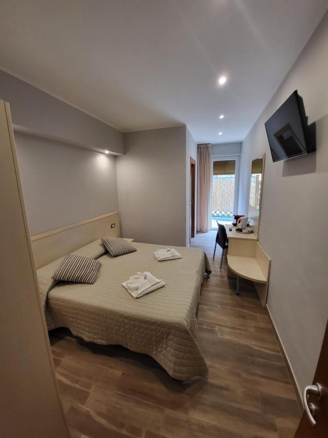 Hotel Garni Rosmari Brenzone sul Garda Eksteriør billede