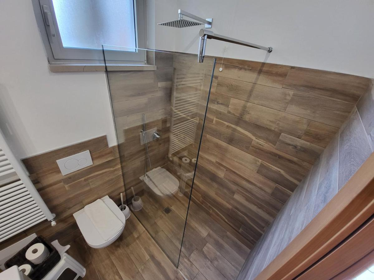 Hotel Garni Rosmari Brenzone sul Garda Eksteriør billede
