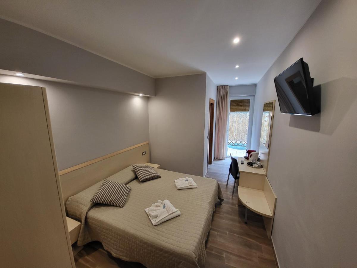 Hotel Garni Rosmari Brenzone sul Garda Eksteriør billede
