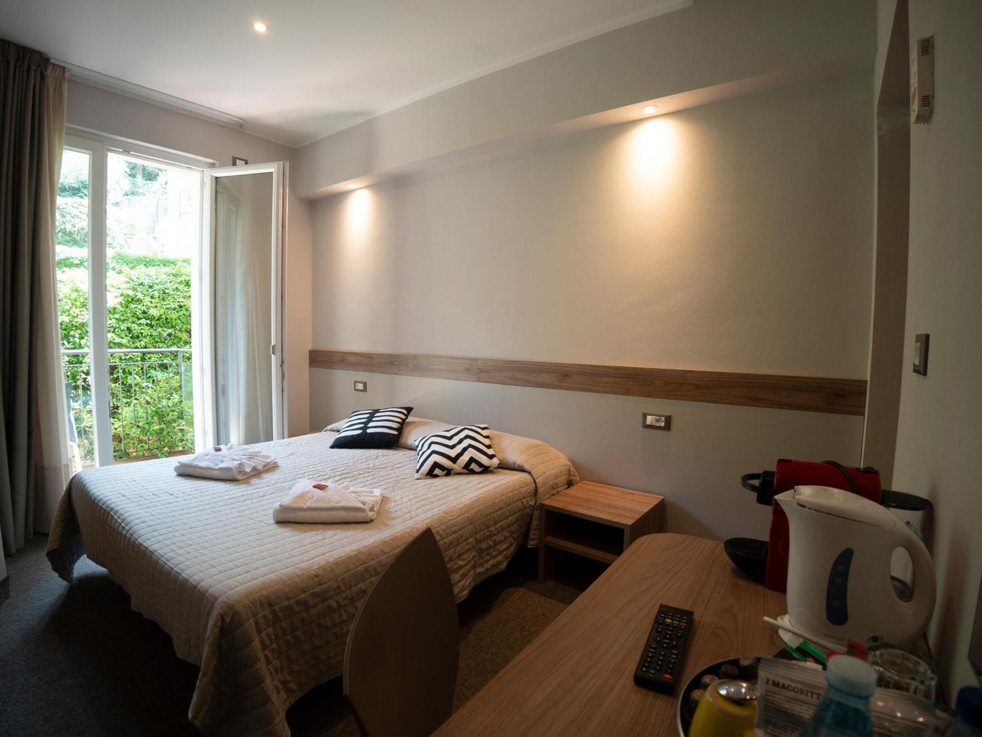 Hotel Garni Rosmari Brenzone sul Garda Eksteriør billede