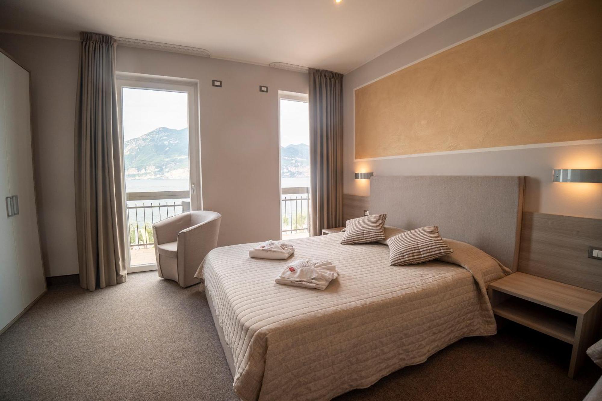 Hotel Garni Rosmari Brenzone sul Garda Eksteriør billede