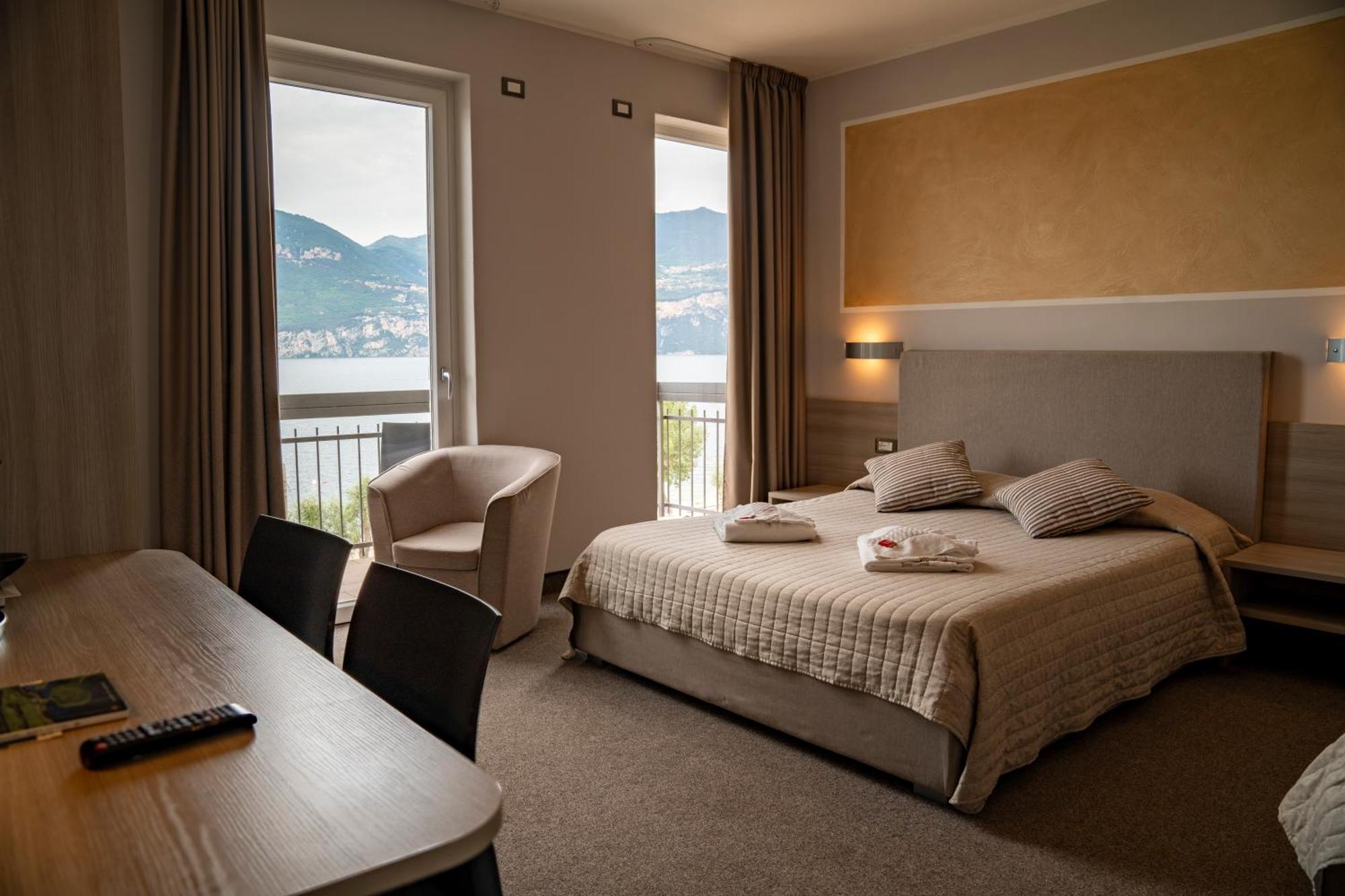 Hotel Garni Rosmari Brenzone sul Garda Eksteriør billede