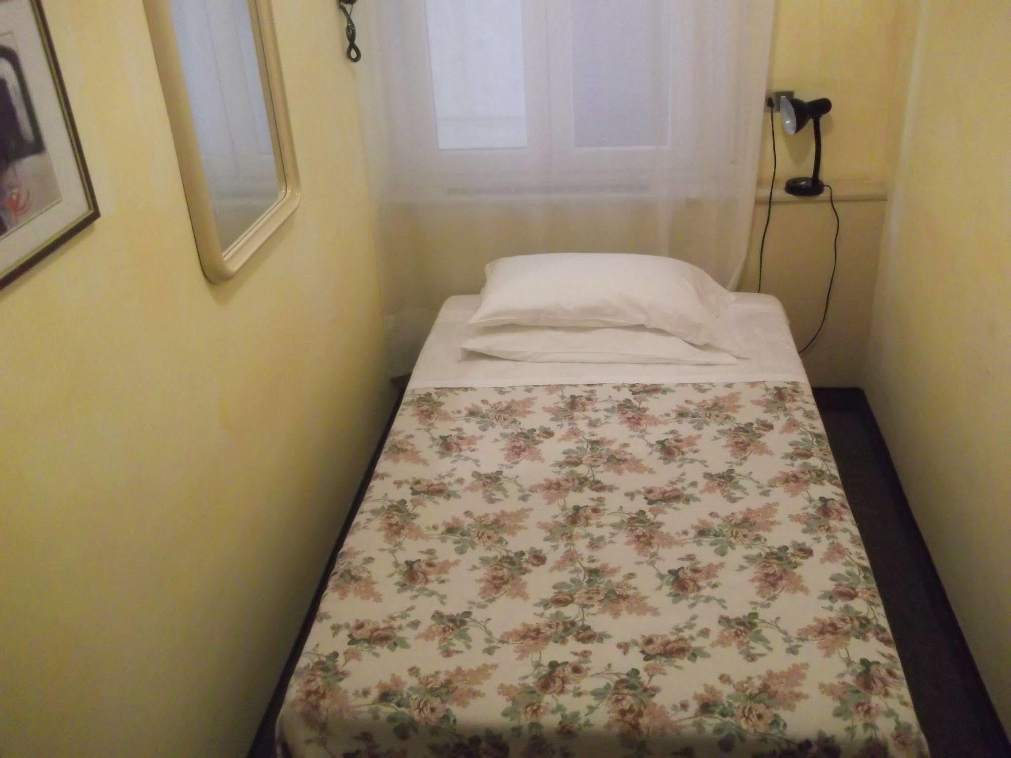 Hotel Garni Rosmari Brenzone sul Garda Eksteriør billede